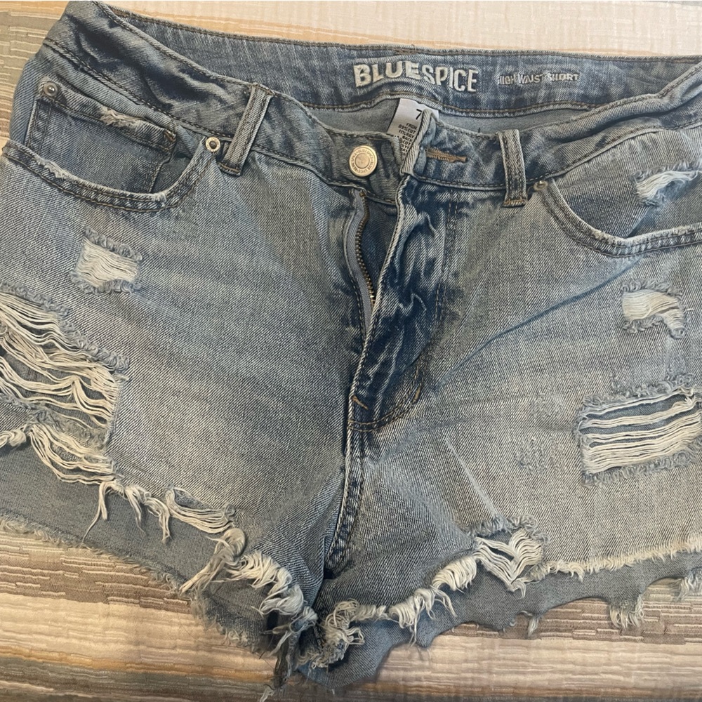 Blue spice size 7 Jean shorts